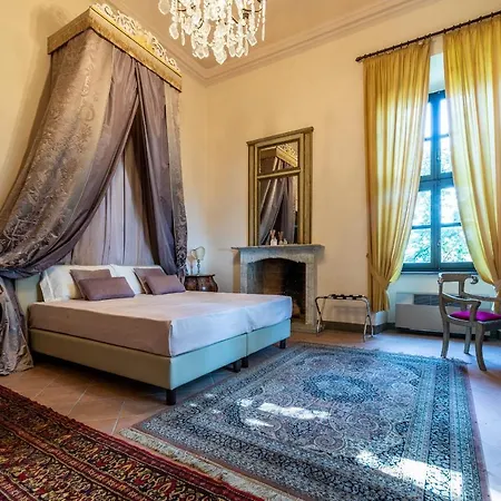 Castello Di - Relais & Bed & Breakfast