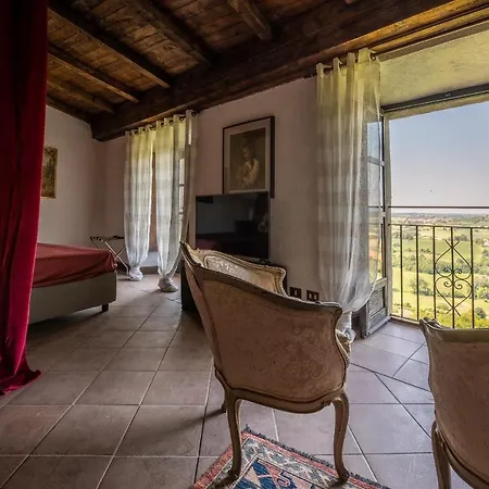 Castello Di - Relais & Bed & Breakfast Montiglio