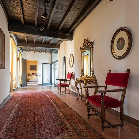 Castello Di - Relais & * Montiglio